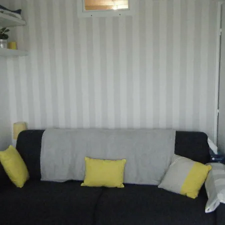 8 Rue Du Grand Pre アパート